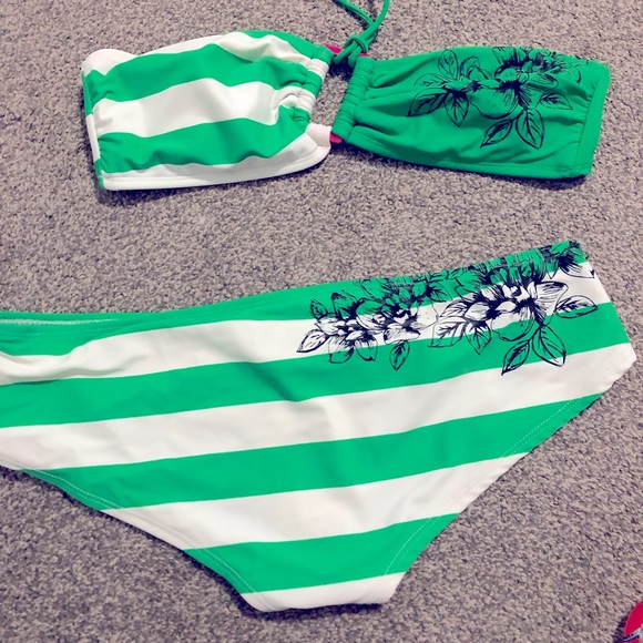 Cute body glove swim suit - Picture 2 of 2